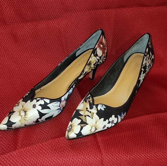 J Reneé Phoebe Pumps Black floral print, 3 inch kitten heel and pointed toe